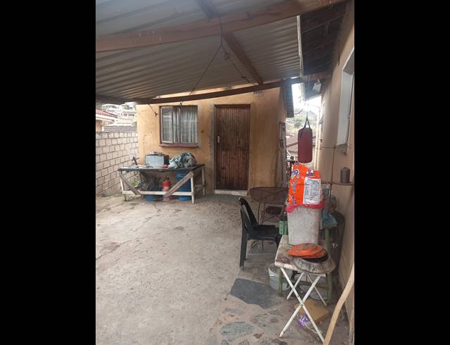 3 BEDROOM HOUSE FOR SALE IN UMLAZI BB